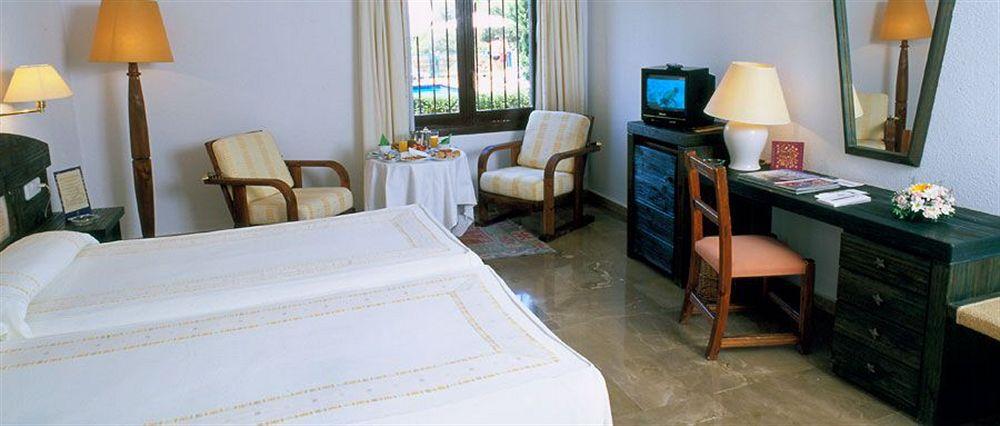 Parador De Μελίγια Εξωτερικό φωτογραφία