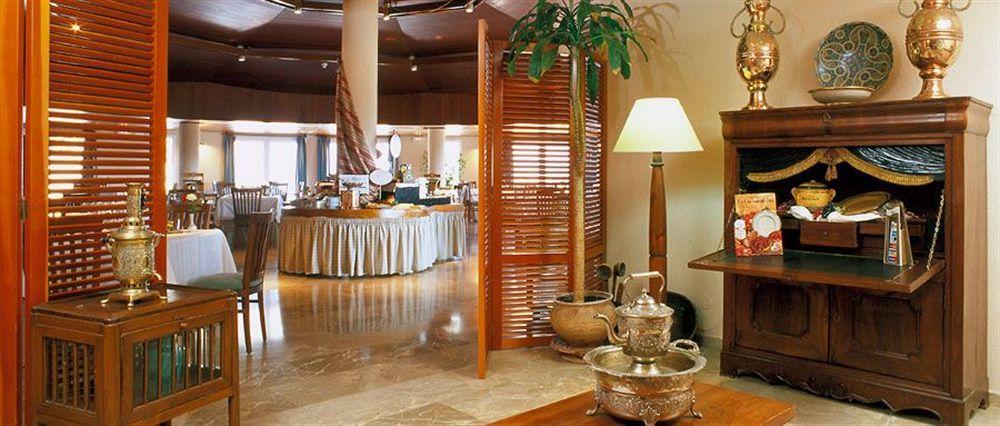 Parador De Μελίγια Εξωτερικό φωτογραφία