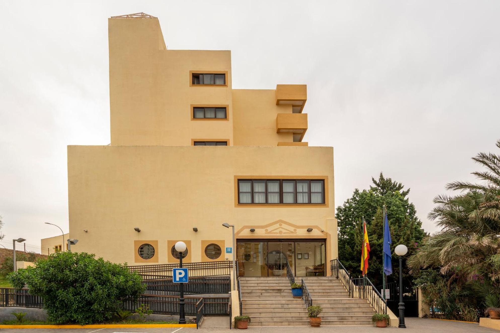 Parador De Μελίγια Εξωτερικό φωτογραφία