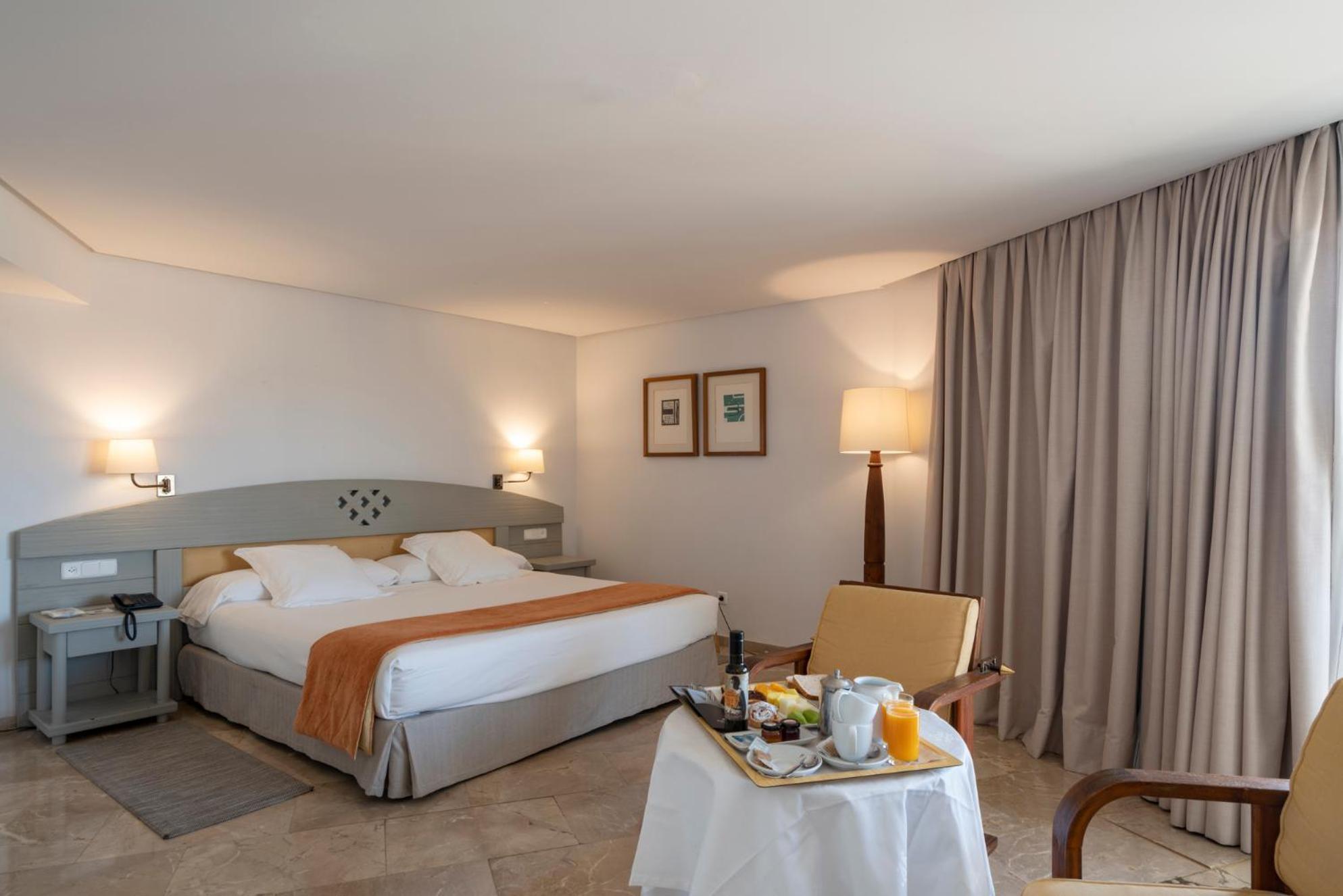 Parador De Μελίγια Εξωτερικό φωτογραφία