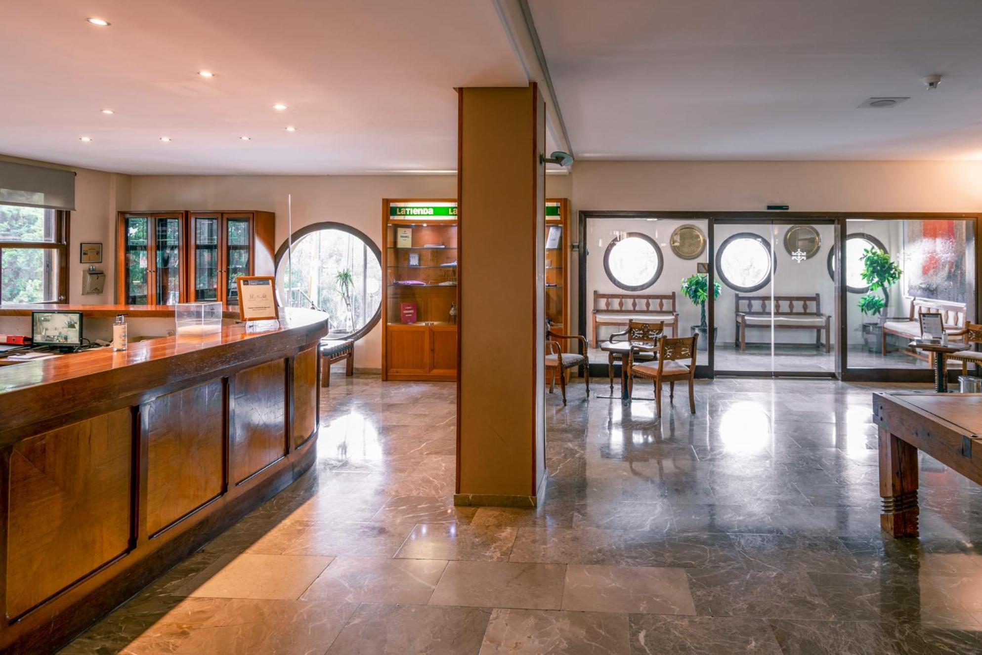 Parador De Μελίγια Εξωτερικό φωτογραφία